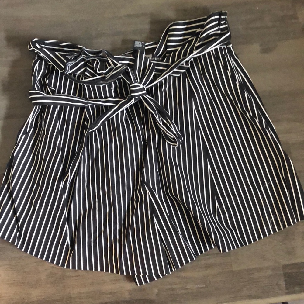 tie stripped shorts